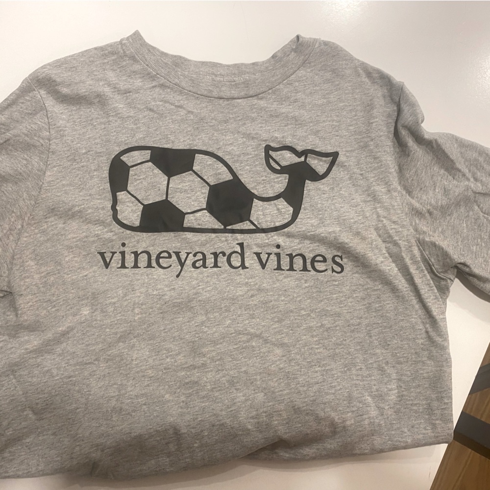 Boys Vineyard Vines tshirt size Latge.
